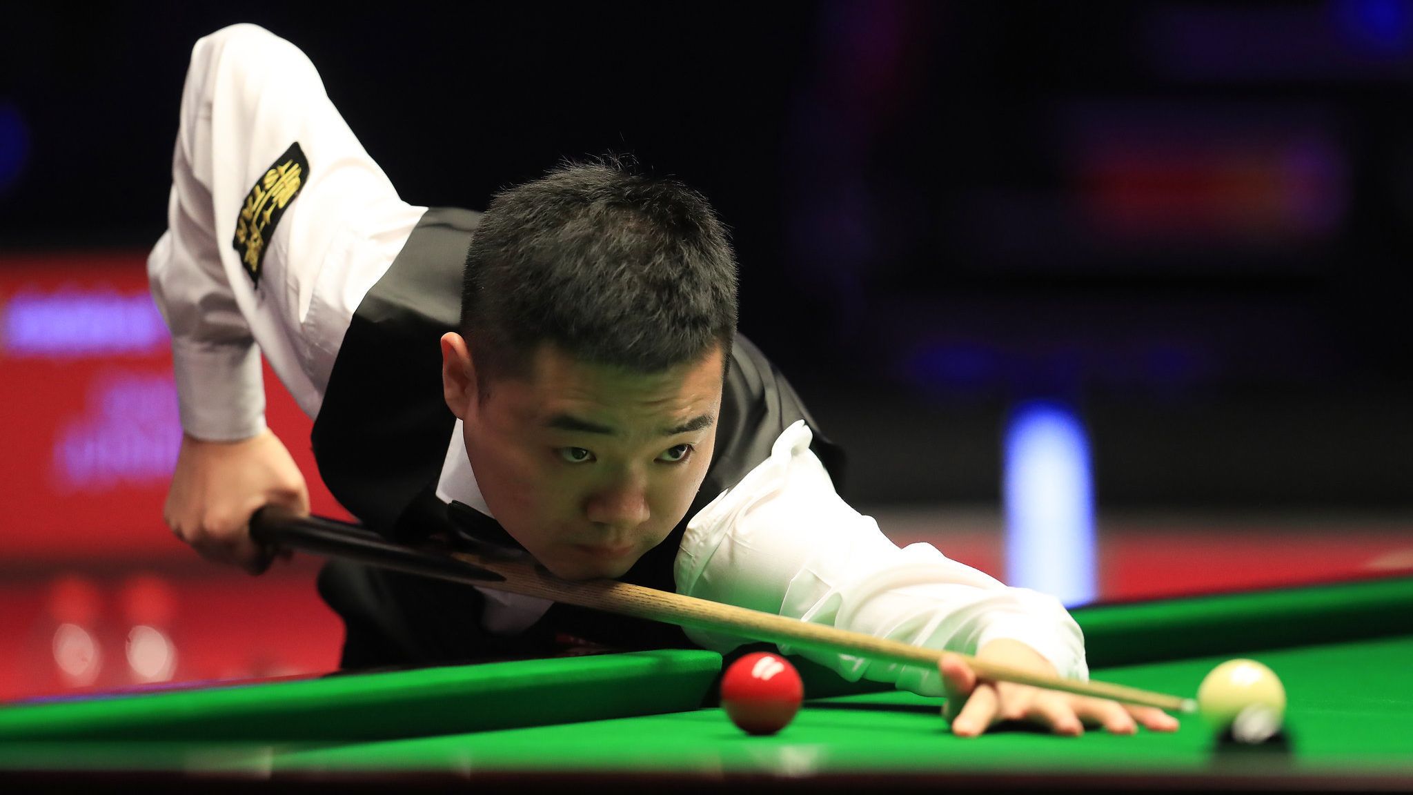 赛中占据高 赛中占据高