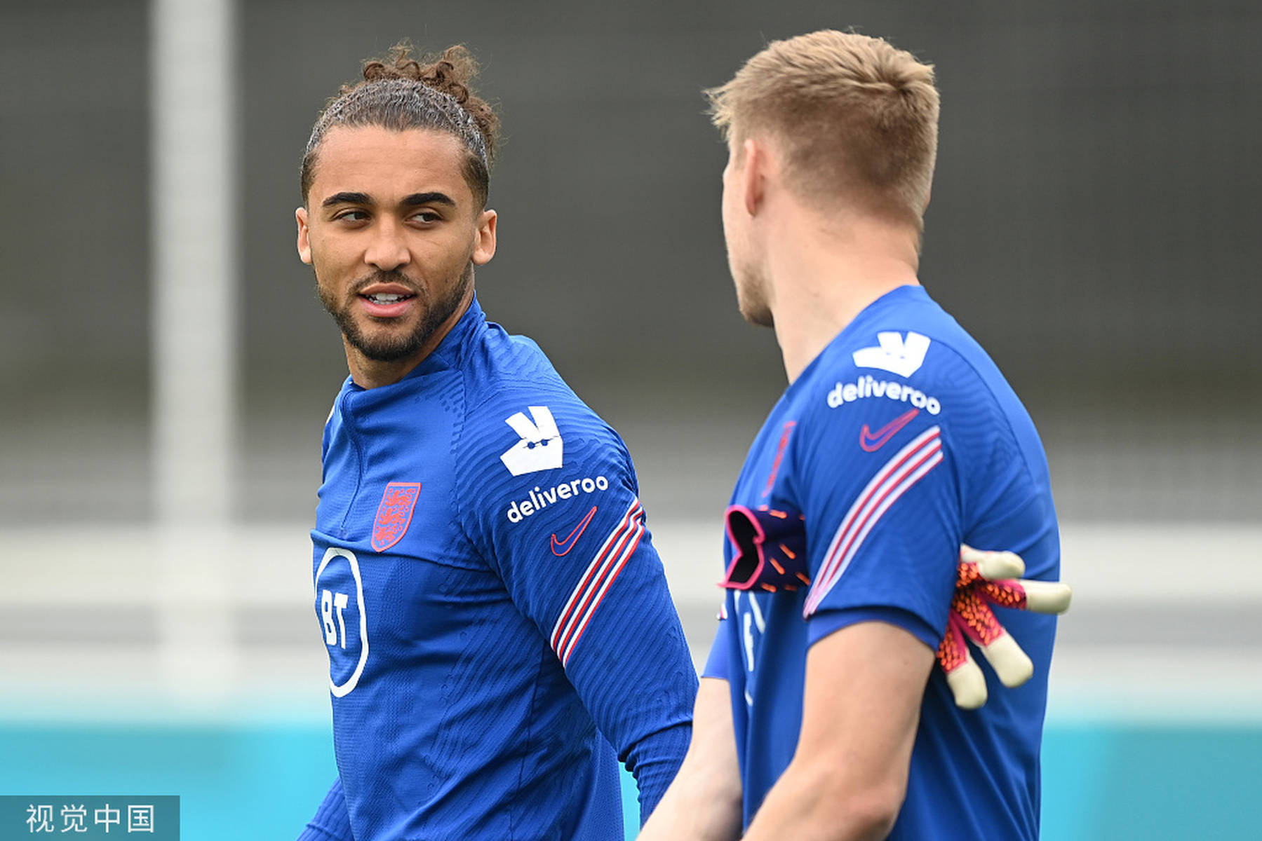 还是玫瑰般 还是玫瑰般