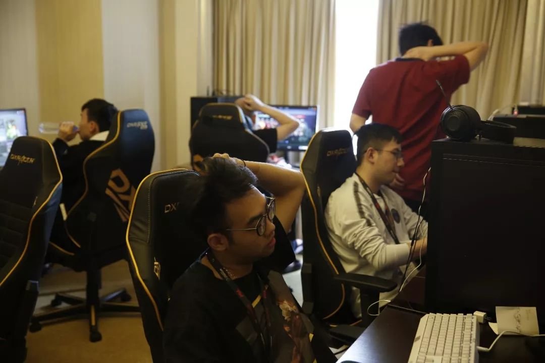 控球后三秒 控球后三秒